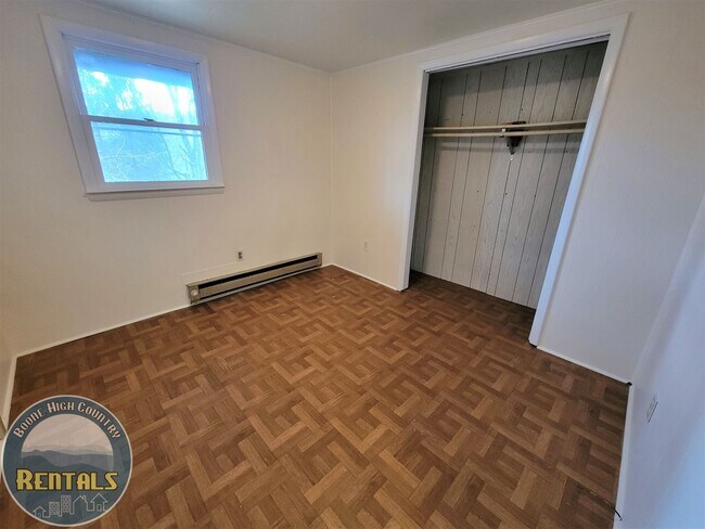 Building Photo - 316 Carl Giles Rd