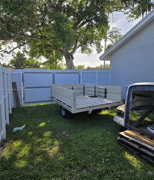 Building Photo - 10625 SW 127th Pl