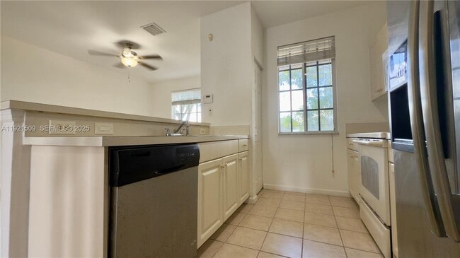 Building Photo - 1109 Lucaya Dr