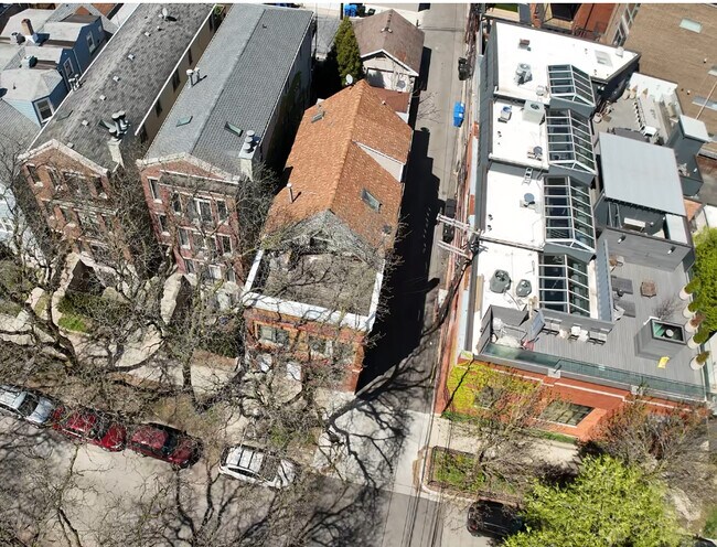 Building Photo - 1014 W George St