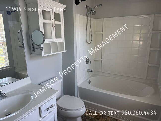 Building Photo - 13904 Singleleaf Lane