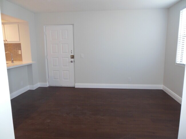 Building Photo - ONE BEDROOM ONE BATHROOM! WATERFRONT COMMUNITY!