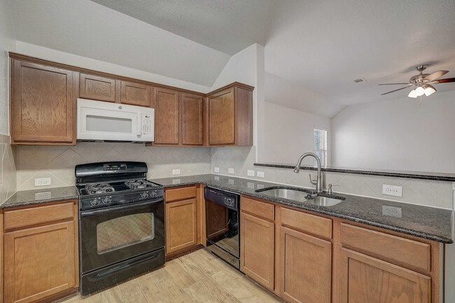 Building Photo - 5800 Silver Screen Dr