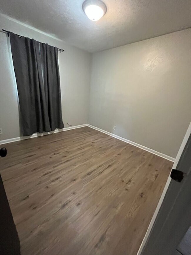 Building Photo - 3/2 single-family home in NE Ocala
