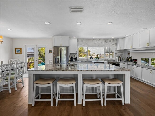 Building Photo - 829 59th Ave