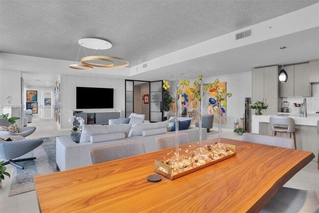 Building Photo - 2200 N Ocean Blvd