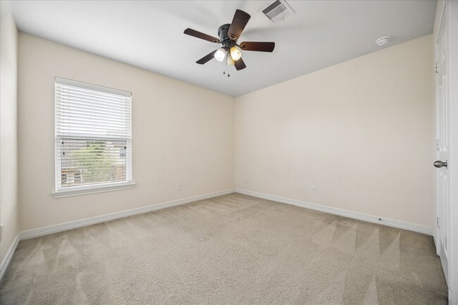 Building Photo - 10108 Hidden Creek Falls Ln