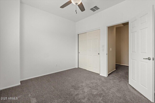 Building Photo - 4255 E Park Ave