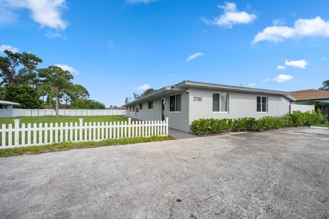 Building Photo - 2785 Reo Ln