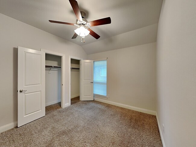 Building Photo - 11228 Blaze St