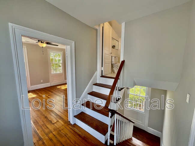 Building Photo - 104 Nassau St