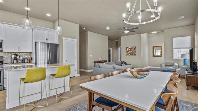 Building Photo - 1870 Wellington Ave