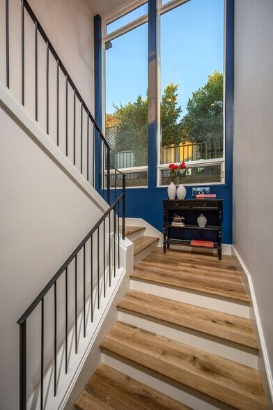 Building Photo - 334 La Amatista Rd