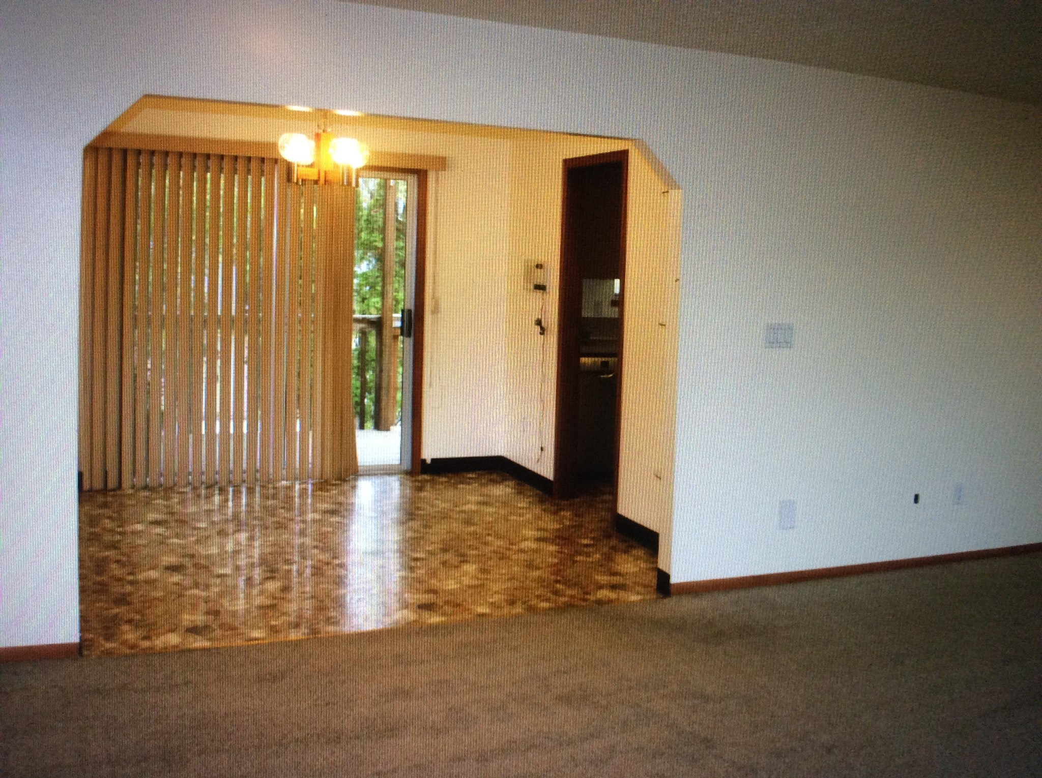dining room with sliding door out to deck - 5095 SW 163rd Ave