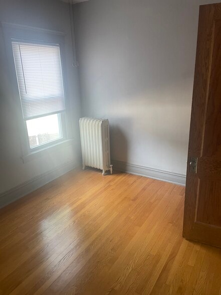 Building Photo - 1046 S Scoville Ave