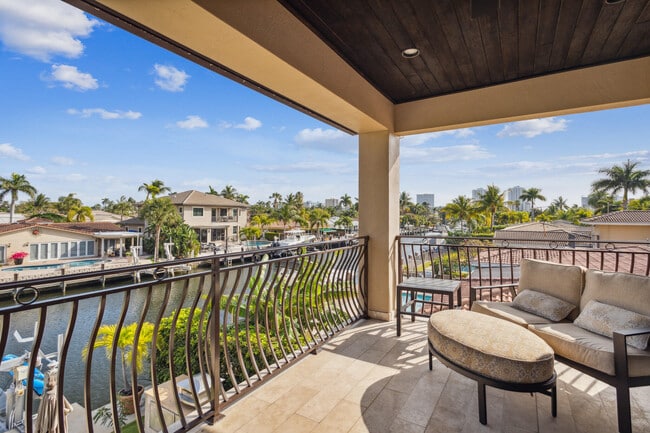 Building Photo - 2461 SE 10th St