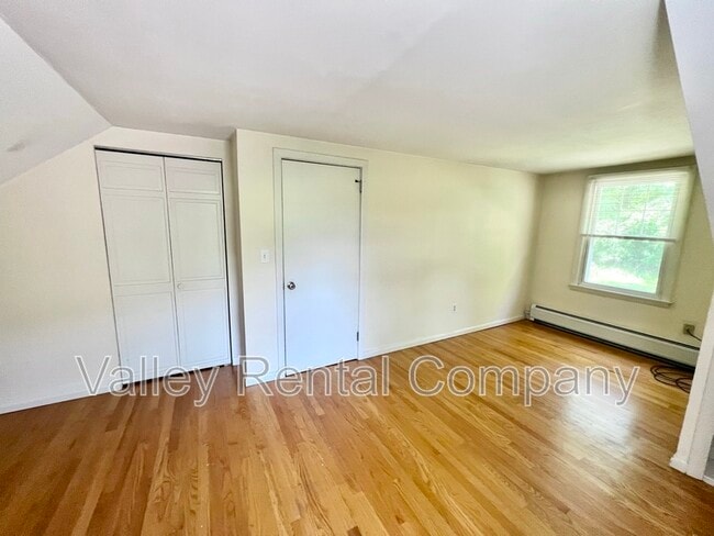 Building Photo - 36 Plumtree Rd