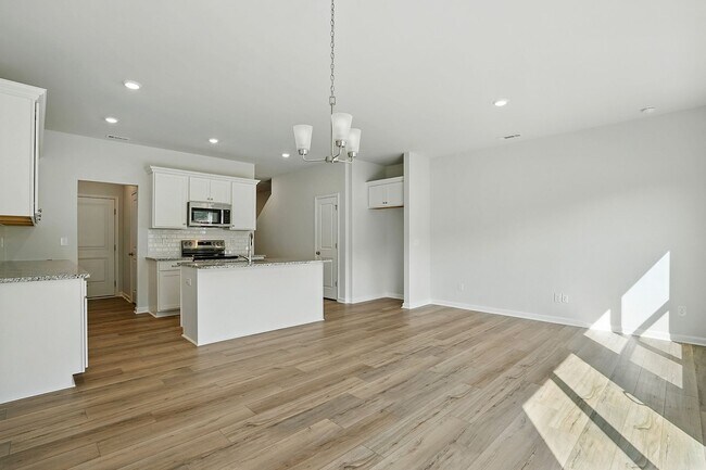 Building Photo - 112 Central Townes Wy