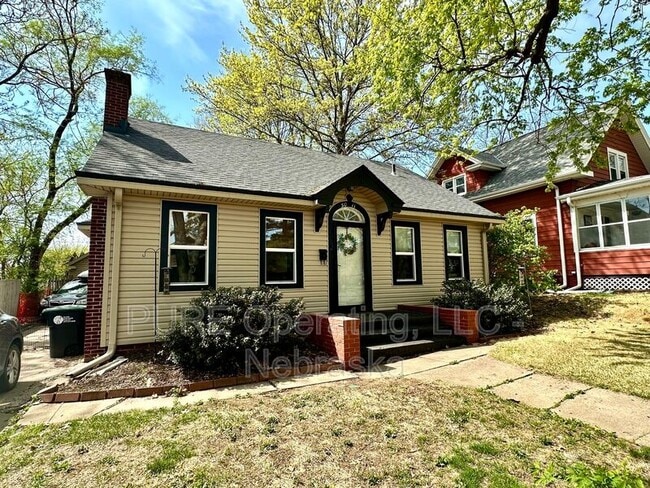 Building Photo - 5011 Miami St