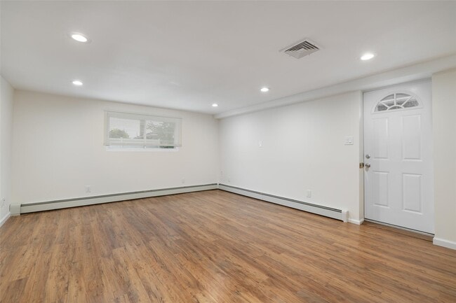 Building Photo - 4100 Meadow Ln
