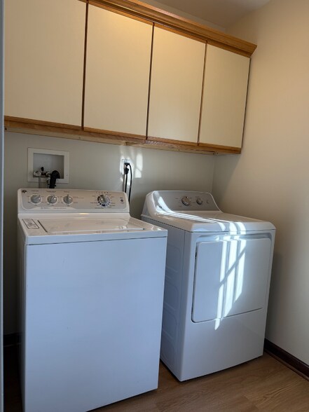 Building Photo - 520 3rd Ave