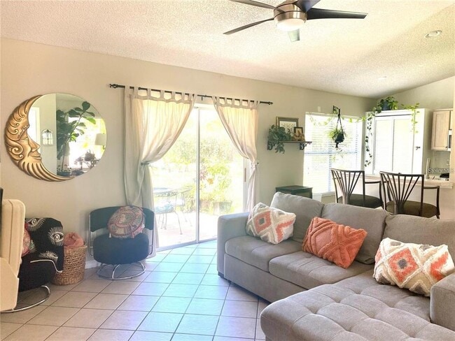 Building Photo - 15640 Kensington Trail