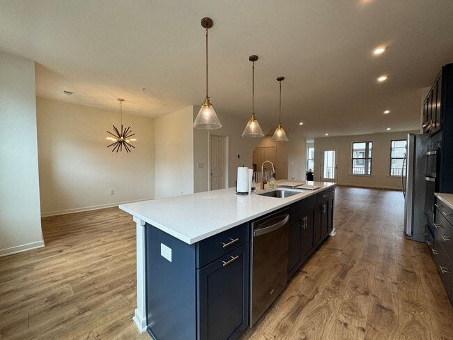 Building Photo - Stylish 3 Bed 2.5 Bath Interior Townhome I...