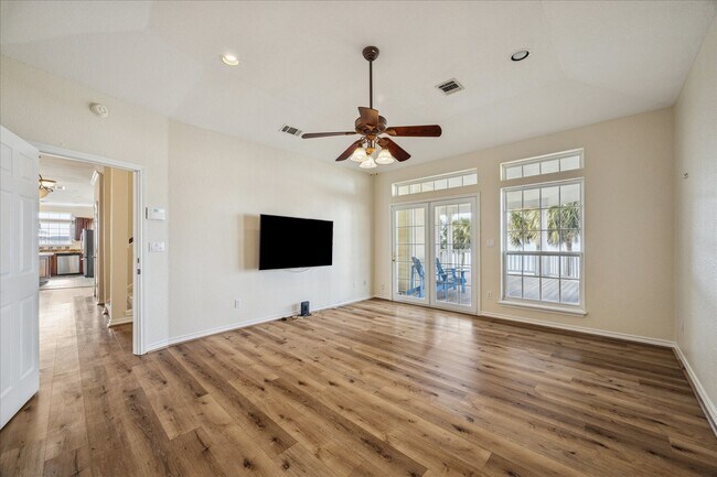 Building Photo - 22621 Bay Point Dr