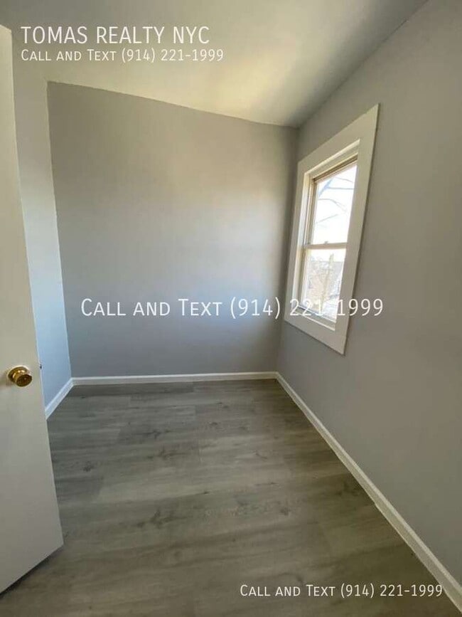 Building Photo - 67 Van Cortlandt Park Ave