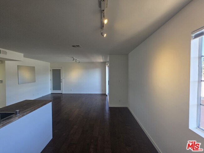 Building Photo - 2241 Branden St