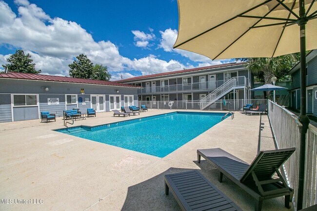Primary Photo - 1664 Beach Blvd