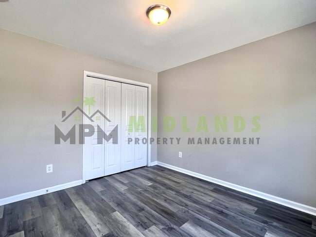 Building Photo - 464 Edenhall Dr