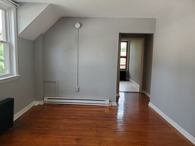 Building Photo - 436 W Marion St