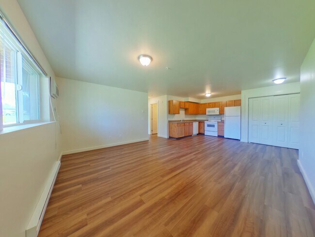 Building Photo - Centrally located 2 Bedroom Apartment in Downtown Location!