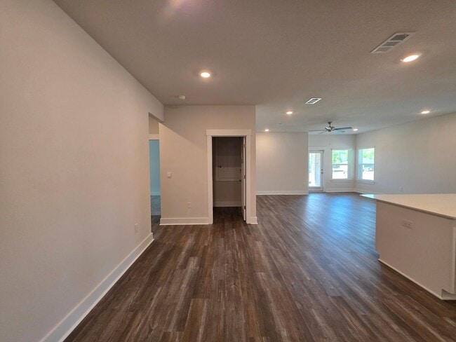 Building Photo - 5839 Sargassum Ln