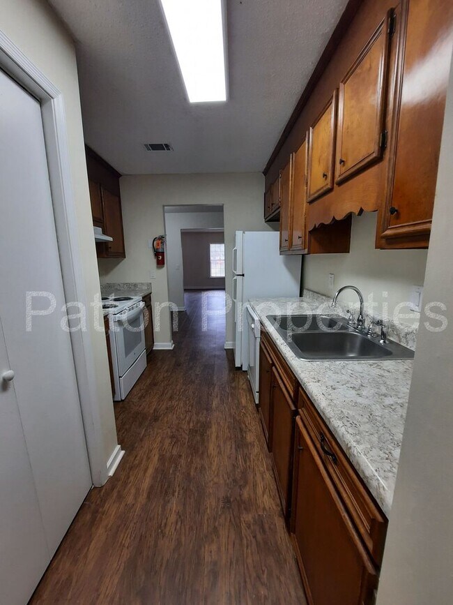 Building Photo - 1833-1835 Kathleen Drive -  Outside CoC -R...