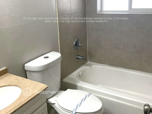 Building Photo - 3826 W Bloomfield Rd