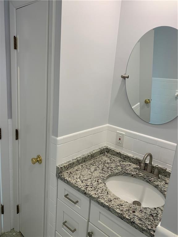 Building Photo - 14 Ferncrest Dr