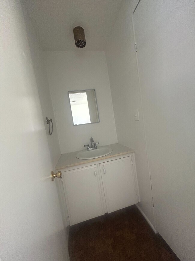 Building Photo - 3601 E Wyoming Ave