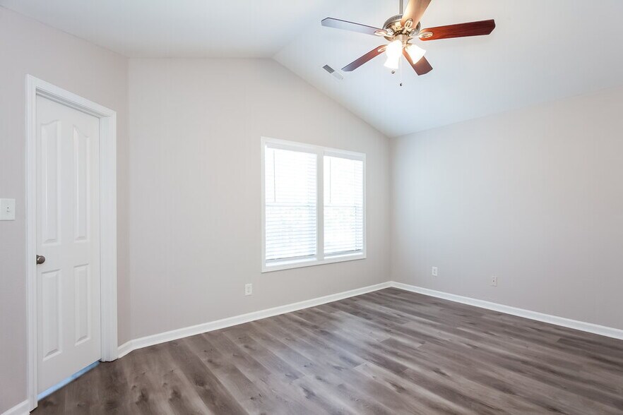 Building Photo - 2643 Oasis Ln