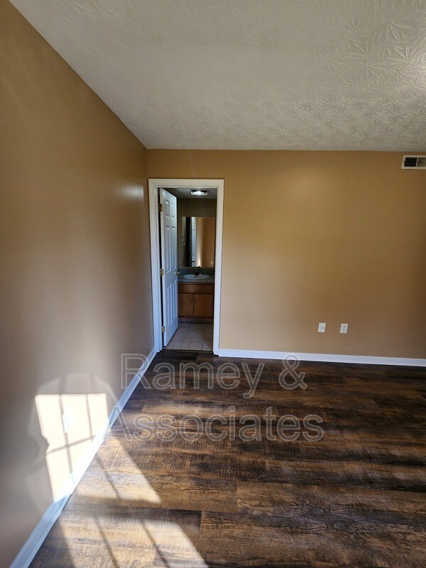 Building Photo - 219 Highland Blvd