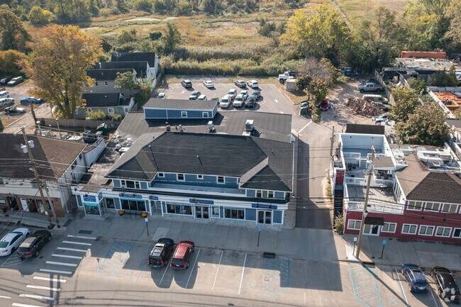 Building Photo - 14 Bayville Ave