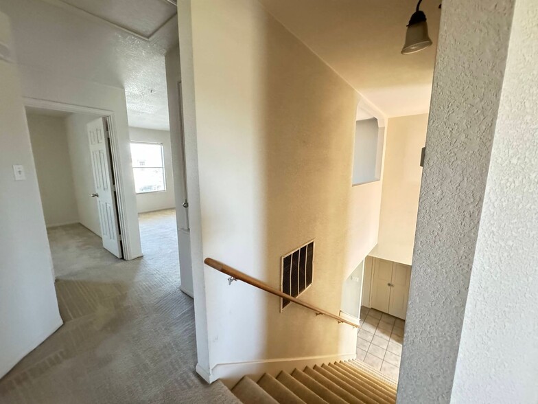 Building Photo - 3301 Bull Run Dr