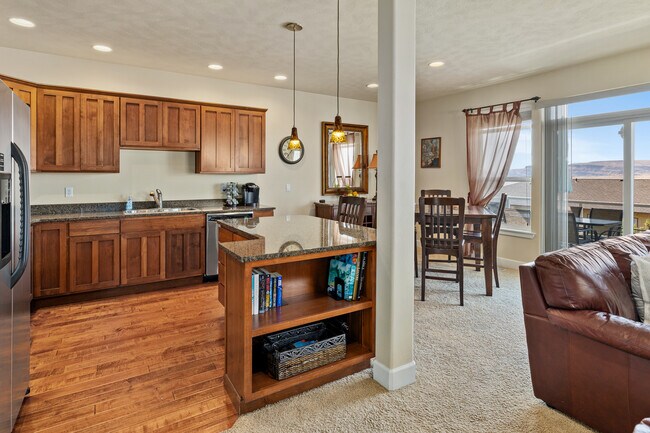 Building Photo - 23251 Sunserra Loop NW