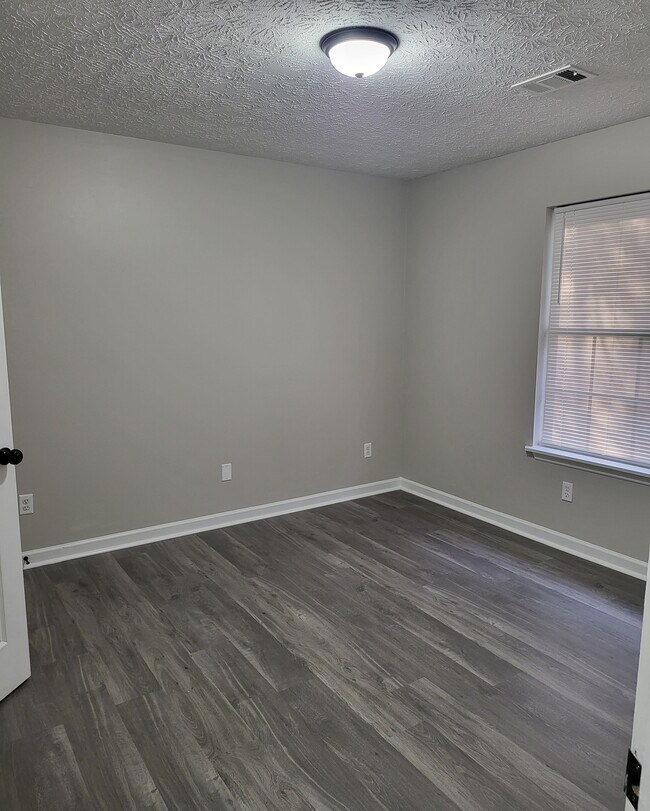 Building Photo - 5211 Crystal Ct