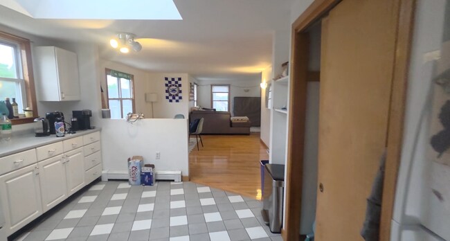 Building Photo - Gorgeous Apt! Watch Attached YT Video Tour!  Pictures do it no justice!  NO FEE, Best Sunlight ev...