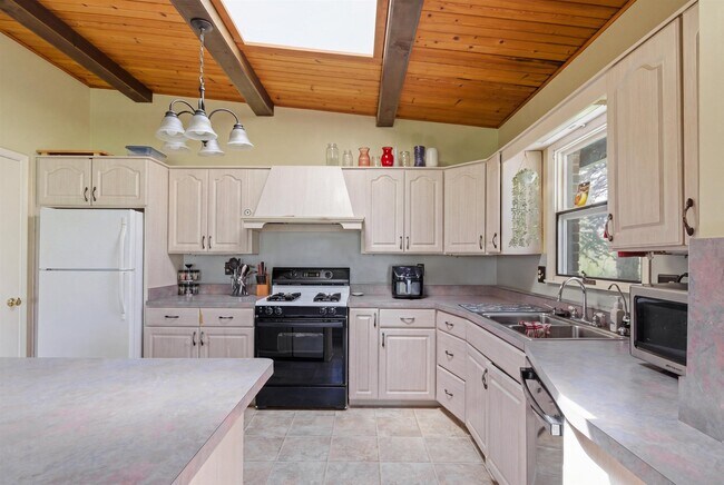 Building Photo - 3942 Stark Ln