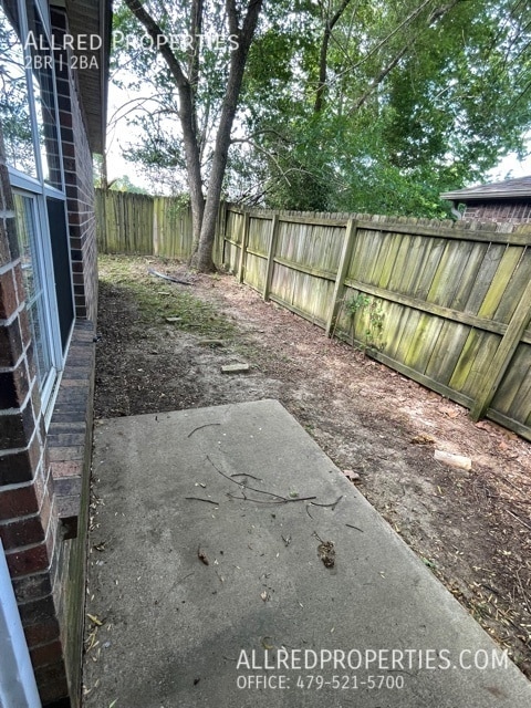 Building Photo - 695 W Beck-