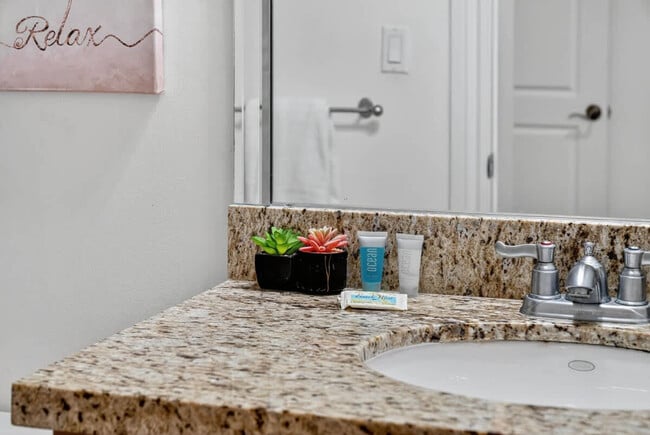 Building Photo - 1705 NE 11th St