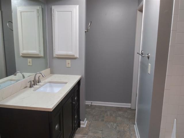 Building Photo - 1450 S Webb Rd